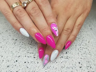 Martyna Brzuzy Stylizacja paznokci i rzęs Tina Nails Art